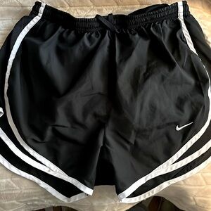 X small Nike running shorts fits 0-3 excellent condition!!dry fit